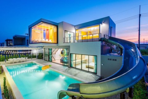 Вилла в Хуа Хине, Таиланд с 4 спальнями  № 156358