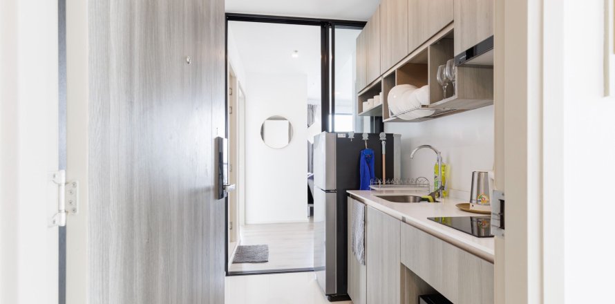 Condo in Samut Prakan, Thailand, 2 bedrooms  № 139721