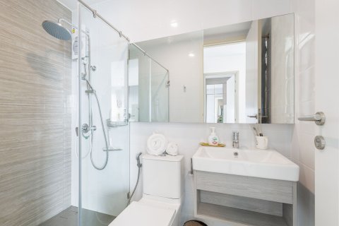 Condo in Samut Prakan, Thailand, 2 bedrooms  № 139721 - photo 14