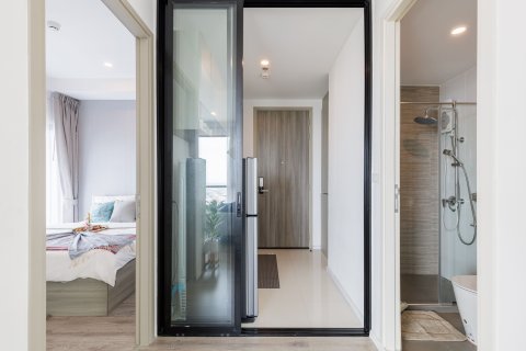 Condo in Samut Prakan, Thailand, 2 bedrooms  № 139721 - photo 11