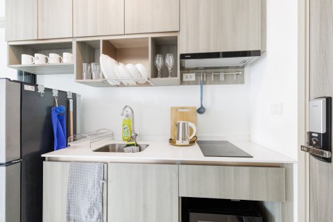 Condo in Samut Prakan, Thailand, 2 bedrooms  № 139721 - photo 3