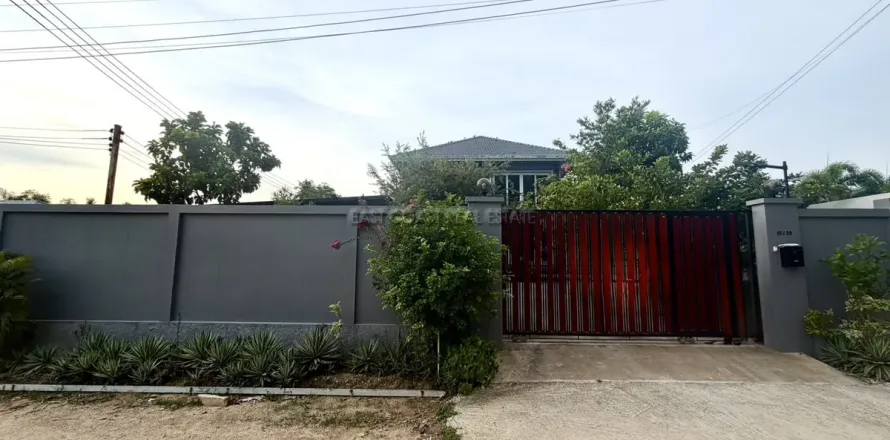 Casa de 4 dormitorios en Pattaya, Tailandia № 212302