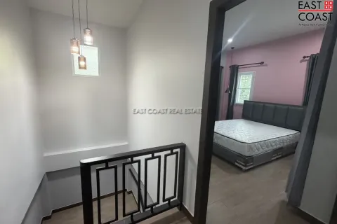 Casa de 4 dormitorios en Pattaya, Tailandia № 212302 - foto 8