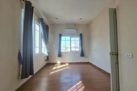 Townhouse à Bang Kruai, Thaïlande 4 chambres № 163227 - photo 7