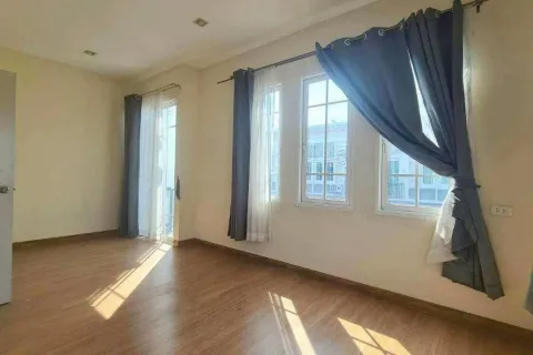 Townhouse à Bang Kruai, Thaïlande 4 chambres № 163227 - photo 4