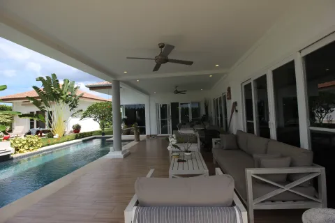 Villa in Hua Hin, Thailand 4 bedrooms № 163225 - photo 10