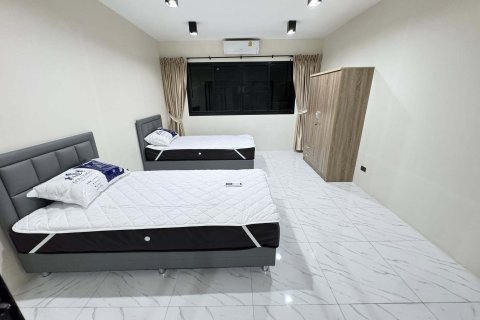 Townhouse in Bangkok, Thailand 4 bedrooms № 169468 - photo 11