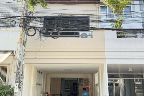 Townhouse in Bangkok, Thailand 4 bedrooms № 169468