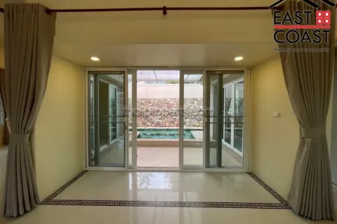 Casa de 3 dormitorios en Pattaya, Tailandia № 212714 - foto 4