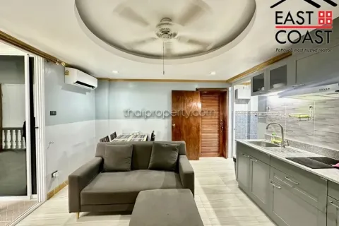 Condominio de 2 dormitorios en Jomtien Beach, Pattaya, Tailandia № 212711 - foto 3