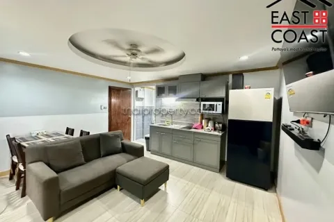 Condominio de 2 dormitorios en Jomtien Beach, Pattaya, Tailandia № 212711 - foto 2