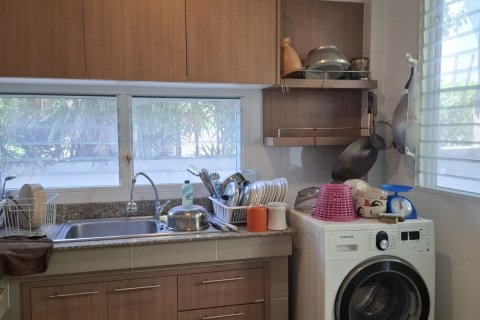 House in Bang Kapi, Bangkok, Thailand 3 bedrooms № 148670 - photo 6