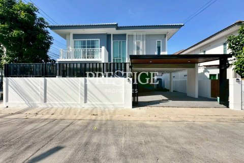 House in Pattaya, Thailand 3 bedrooms № 197812