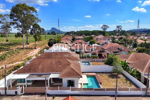 House in Pattaya, Thailand 3 bedrooms № 197809