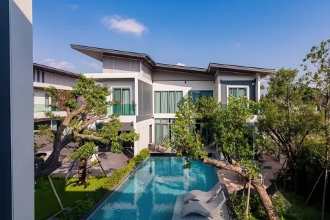 Villa in Pattaya, Thailand 6 bedrooms № 155720 - photo 1