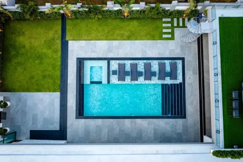 Villa in Pattaya, Thailand 6 bedrooms № 155721 - photo 3