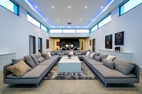 Villa in Pattaya, Thailand 6 bedrooms № 155721 - photo 5