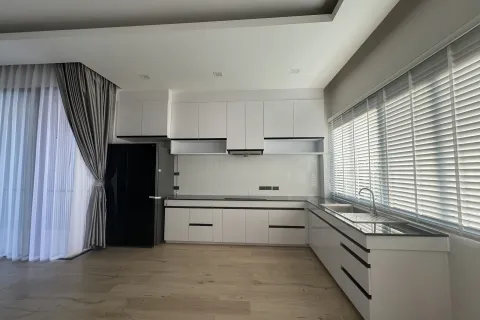 Villa in Pattaya, Thailand 7 bedrooms № 155719 - photo 17