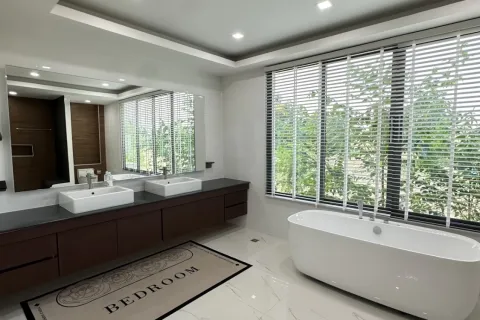 Villa in Pattaya, Thailand 7 bedrooms № 155719 - photo 27