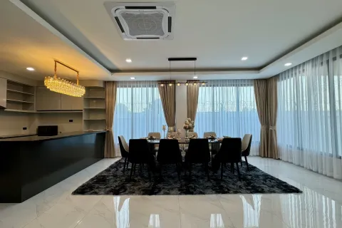 Villa in Pattaya, Thailand 7 bedrooms № 155719 - photo 14