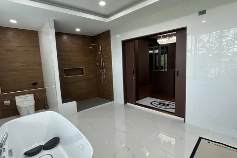 Villa in Pattaya, Thailand 7 bedrooms № 155719 - photo 28