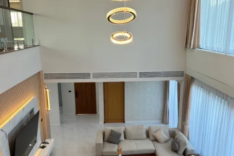 Villa in Pattaya, Thailand 7 bedrooms № 155719 - photo 12