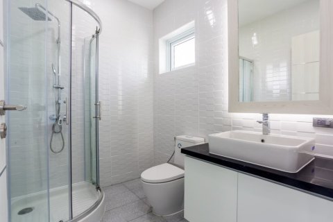 Villa in Hua Hin, Thailand 7 bedrooms № 168624 - photo 17