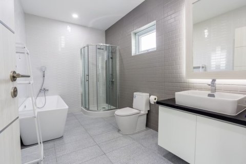 Villa in Hua Hin, Thailand 7 bedrooms № 168624 - photo 13