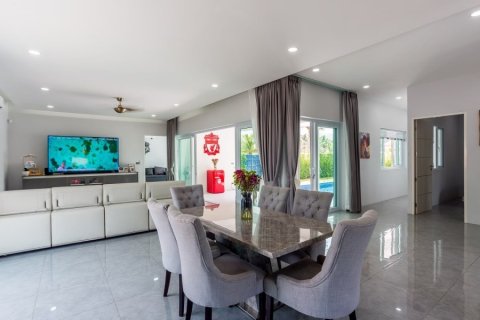 Villa in Hua Hin, Thailand 7 bedrooms № 168624 - photo 9