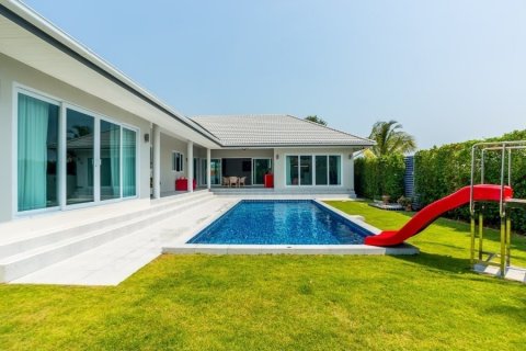 Villa in Hua Hin, Thailand 7 bedrooms № 168624