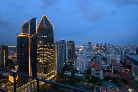 Condo in Bangkok, Thailand, 2 bedrooms  № 180596 - photo 14
