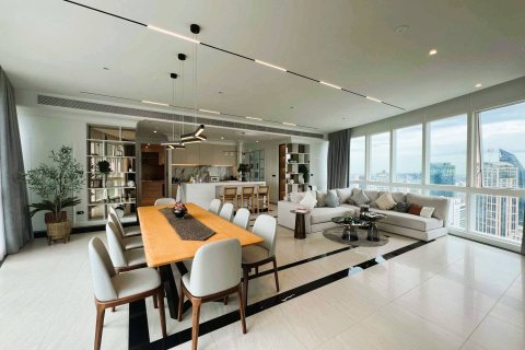 Penthouse in Bangkok, Thailand 3 bedrooms № 180590 - photo 2