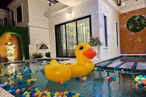 Villa in Hua Hin, Thailand 3 bedrooms № 136780 - photo 1