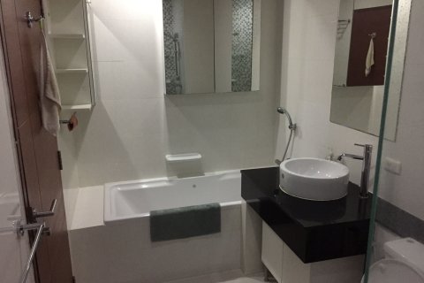 Студия в кондо в Ваттхане, Бангкок, Таиланд № 151756 - фото 8