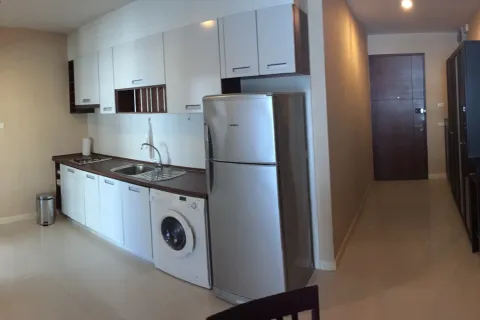 Студия в кондо в Ваттхане, Бангкок, Таиланд № 151756 - фото 3