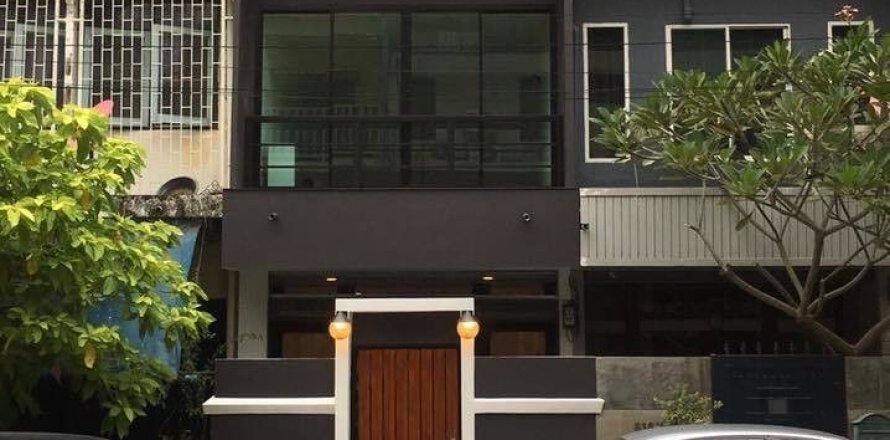 Townhouse à Khlong Toei, Bangkok, Thaïlande 3 chambres № 151758
