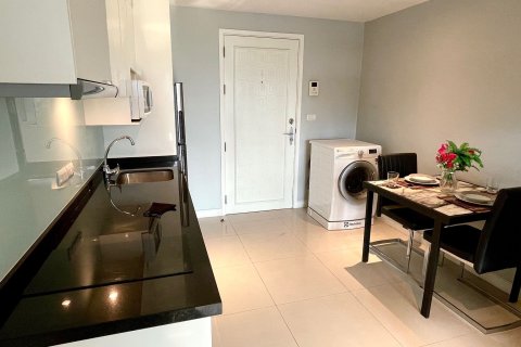 Студия в кондо в Ваттхане, Бангкок, Таиланд № 151755 - фото 5