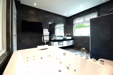 Villa in Cha-am, Thailand 5 bedrooms № 139331 - photo 20