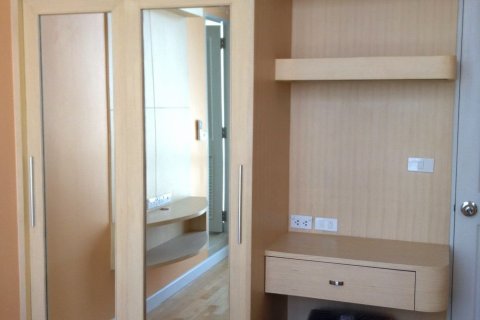 Condo in Khlong San, Bangkok, Thailand, 2 bedrooms № 139329 - photo 7