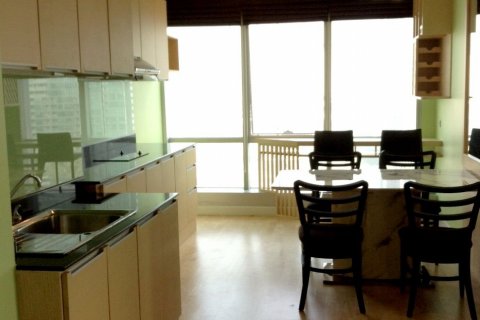 Condo in Khlong San, Bangkok, Thailand, 2 bedrooms № 139329 - photo 4