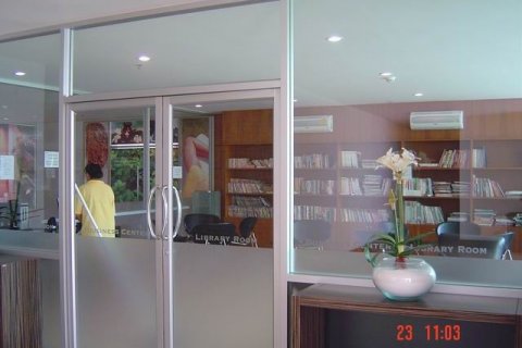 Condo in Khlong San, Bangkok, Thailand, 2 bedrooms № 139329 - photo 17