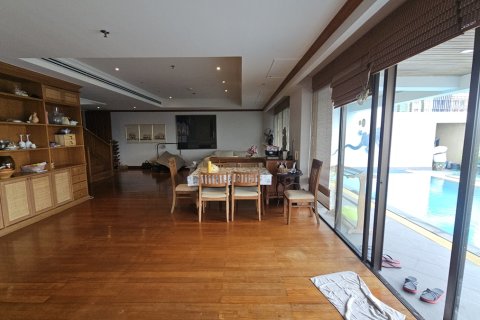 Condo à Khlong Toei, Bangkok, Thaïlande, 3 chambres № 201225 - photo 9