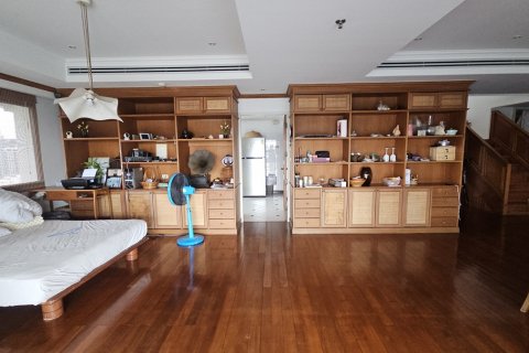 Condo à Khlong Toei, Bangkok, Thaïlande, 3 chambres № 201225 - photo 11