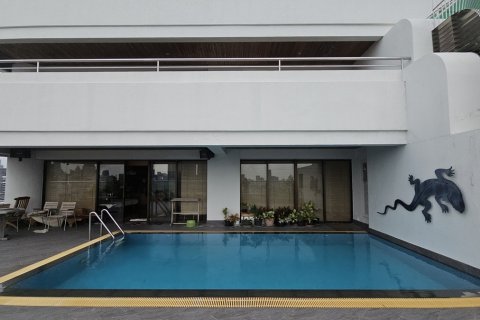 Condo à Khlong Toei, Bangkok, Thaïlande, 3 chambres № 201225 - photo 18