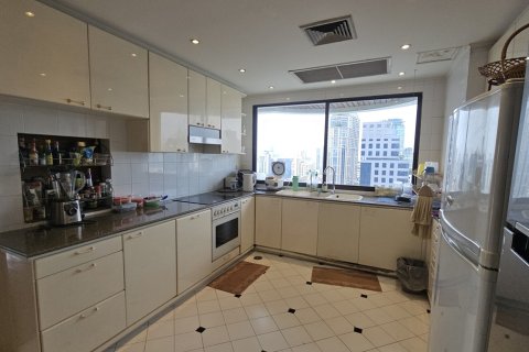 Condo à Khlong Toei, Bangkok, Thaïlande, 3 chambres № 201225 - photo 10