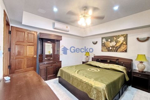 Condo in Pattaya, Thailand, 2 bedrooms № 196726 - photo 7