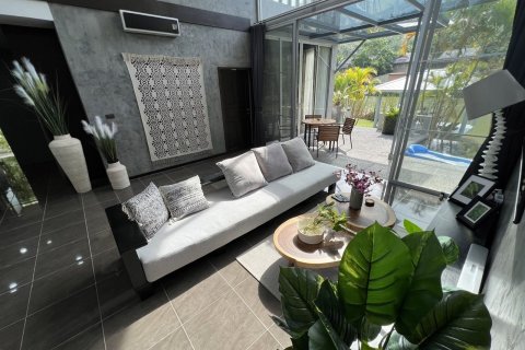 Villa in Phuket, Thailand 4 bedrooms № 169557 - photo 6