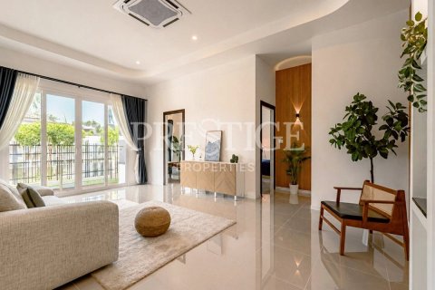 House in Pattaya, Thailand 3 bedrooms № 202040 - photo 2
