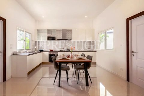 House in Pattaya, Thailand 3 bedrooms № 202040 - photo 6