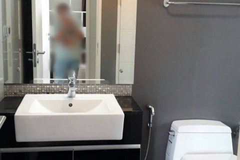 Studio in the Condo in Khlong Toei, Bangkok, Thailand  № 167909 - photo 6